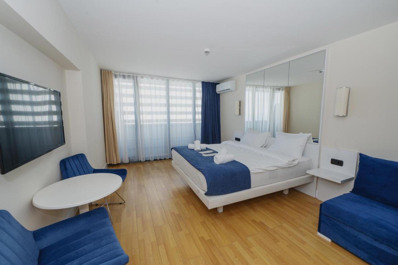 Blue Orbi City Hotel Batumi Exterior foto
