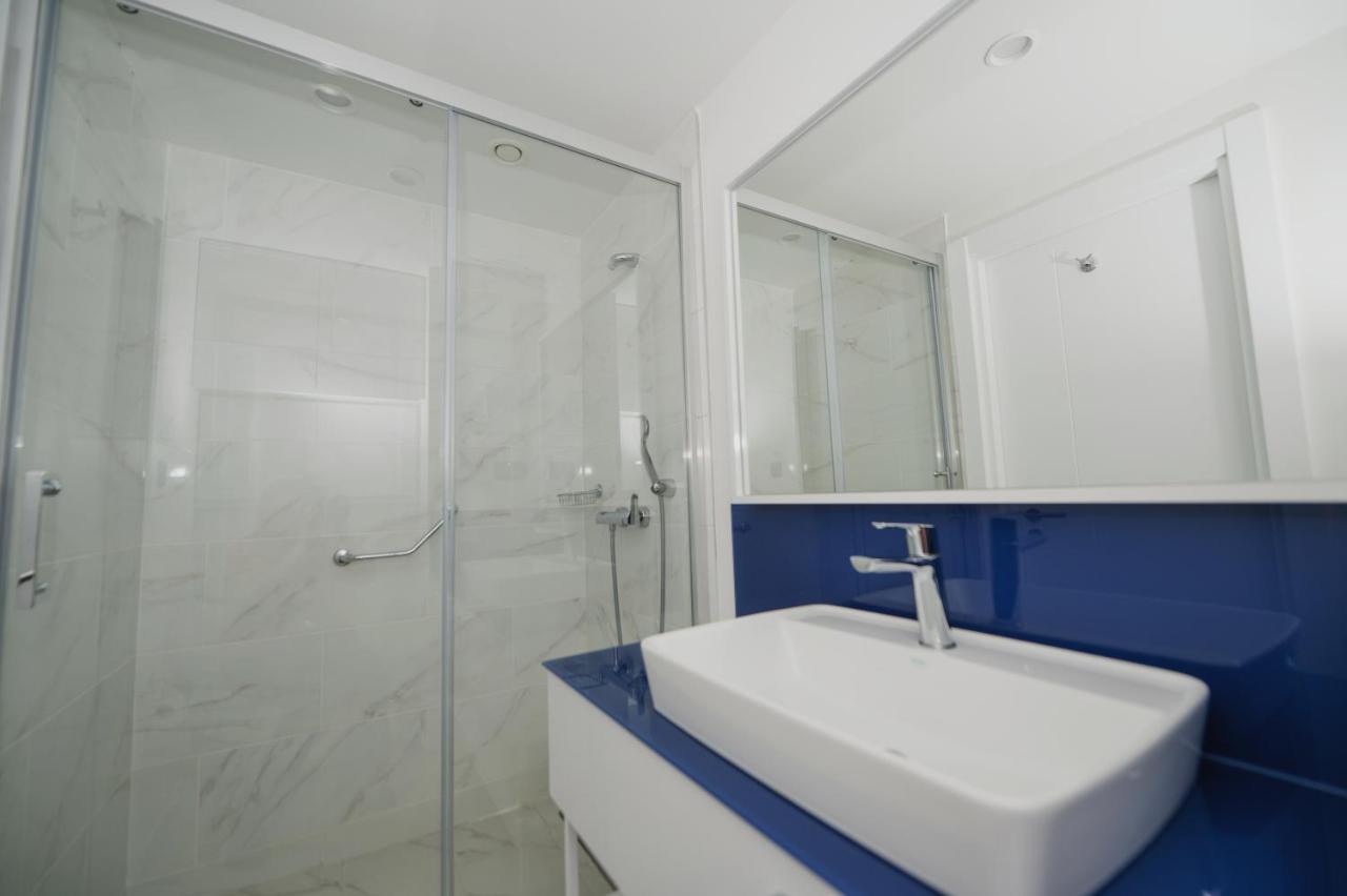 Blue Orbi City Hotel Batumi Exterior foto